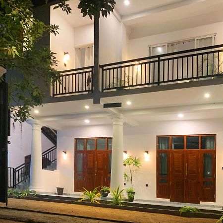 Golden Wave Hotell Ahangama Eksteriør bilde