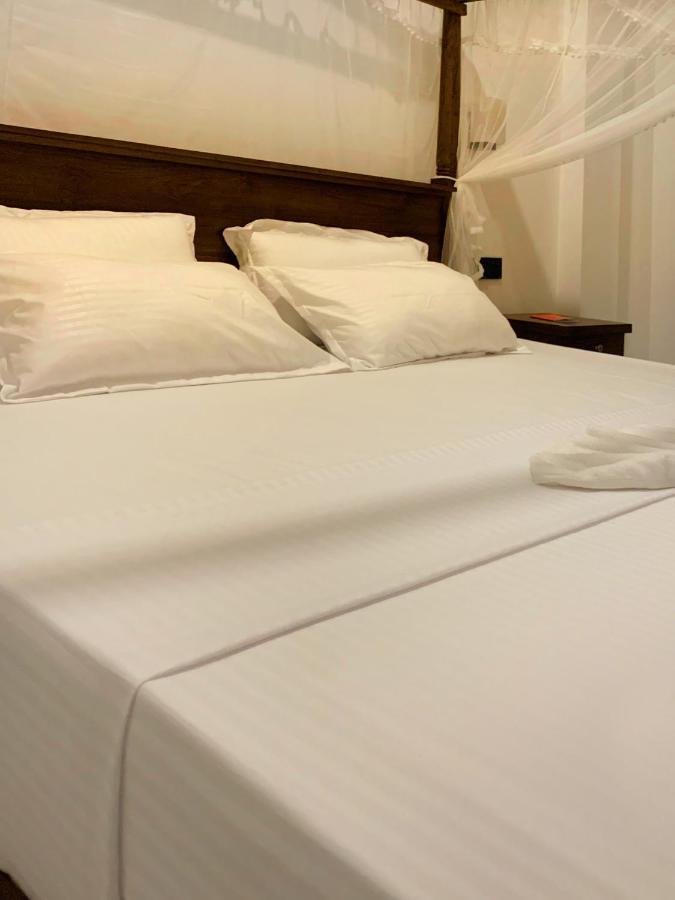 Golden Wave Hotell Ahangama Eksteriør bilde