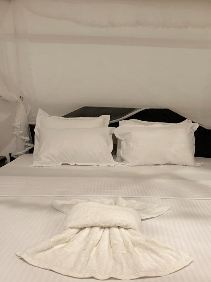 Golden Wave Hotell Ahangama Eksteriør bilde