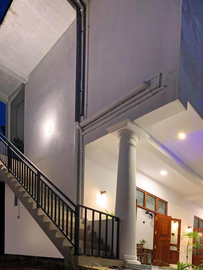 Golden Wave Hotell Ahangama Eksteriør bilde