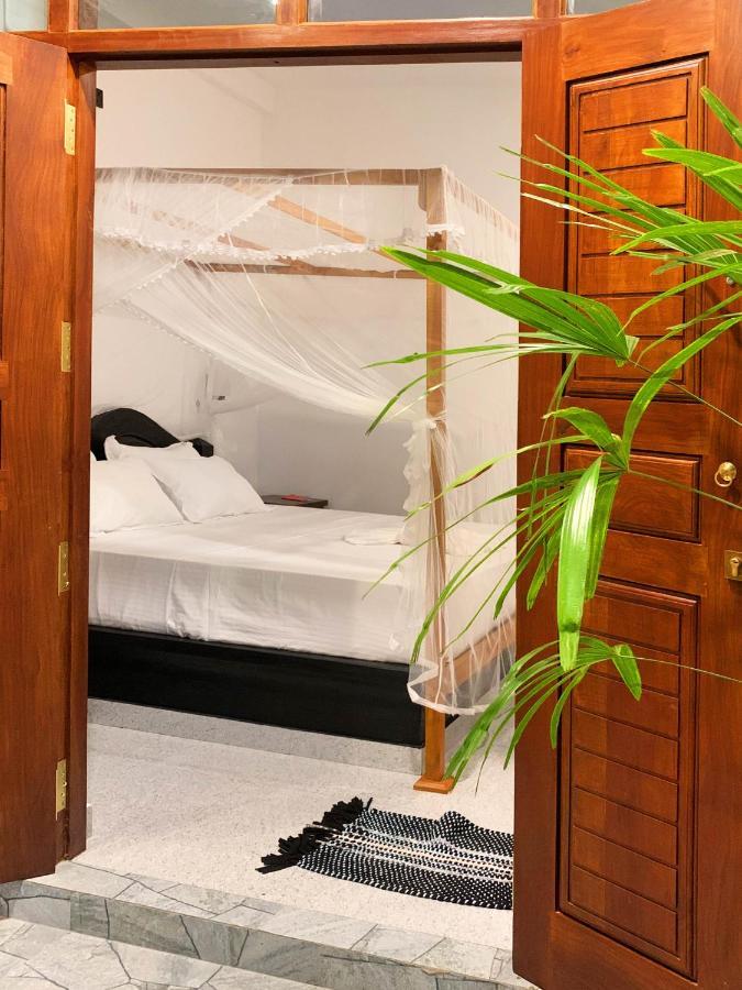 Golden Wave Hotell Ahangama Eksteriør bilde