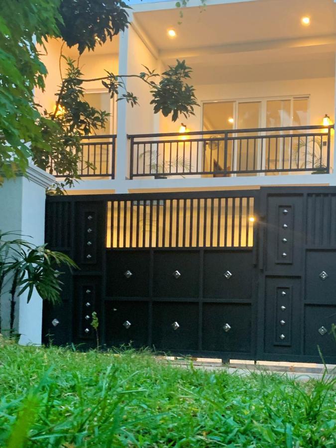 Golden Wave Hotell Ahangama Eksteriør bilde